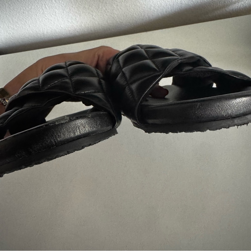Never Worn Seychelles Wide Awake Quilted Puffy
Slide Sandals - Picture 9 of 10